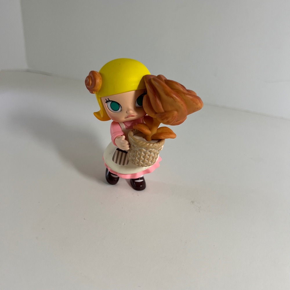 Pop Mart Molly‎ Gardener Mini Figure Collectible NWOT